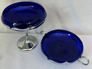 lot 130 image: Cambridge Glass Royal Blue Compote & 2-Hdld Candy Dish in Farberware Holders