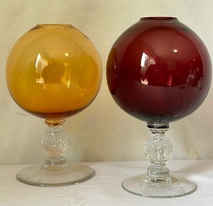lot 72 image: Pr of Cambridge #1066 Ivy Balls, (1) Amber (1) Amethyst Crystal Stem & Foot