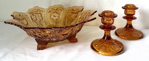 lot 78 image: Cambridge Glass Everglades Amber Bowl & Candle Sticks