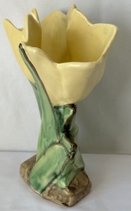 lot 182 image: Vintage McCoy Tulip Pottery Vase