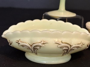 lot 173 image: Vintage Heisey Custard Glass Items