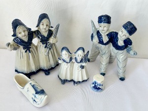 lot 169 image: German Delft (Rauenstein) (3) Double Figurines, German Shoe & Holland Thimble