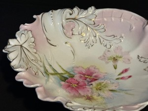 lot 160 image: Antique RS Prussia 10 Bowl (Marples Early Years Book)