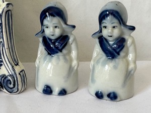 lot 158 image: Antique Royal Bonn Delft Letter Holder (Rare) & Pr Japan Delft S&P