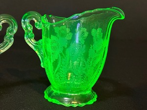 lot 38 image: Vintage Cambridge Uranium Glass Lt Emerald Gloria Cream and Sugar Set