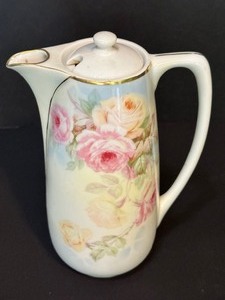 lot 251 image: Vintage Royal Rudolstadt Chocolate Pot