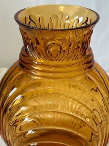 lot 93B image: Vintage Cambridge Caprice Amber Glass Vase