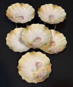 lot 236 image: Set of Six Antique RS Prussia Berry Bowls
