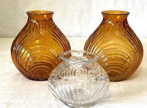 lot 239 image: Pair of Vintage Cambridge Caprice Amber Glass Vases & Cambridge Clear Caprice Squatty Vase