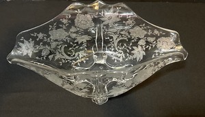 lot 230 image: Vintage Cambridge Glass Etched Wildflowers Bowl & Pair of Cambridge Rosepoint Keyhole Candle Holders