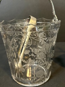 lot 225 image: Vintage Cambridge Glassware Items