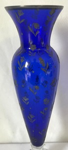 lot 202 image: Royal Blue Key Hole Stemmed Chintz Etch & Enamel Encrusted Vase by Cambridge Glass