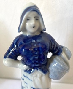 lot 263 image: (2) Japan Delft Figurines