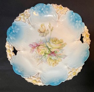 lot 264 image: Vintage RS Prussia Serving Pieces