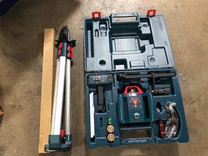 Bosch 800 ft. Rotary Laser Level Complete Kit Self Leveling with Hard Carrying CaseCustomer Returns See Pictures