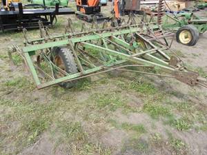 lot 11 image: John Deere 10-foot Field Cultivator, Hydraulic Lift, Does not have a Hydraulic Cylinder