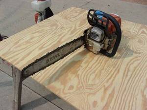 lot 16 image: Stihl MS271 Chainsaw - Runs but Needs some repair work