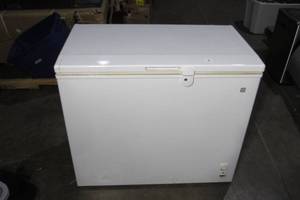 lot 3 image: GE Compact Chest Freezer 7 cu Ft.
