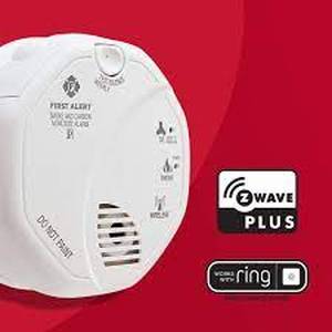 lot 51 image: First Alert ZCOMBO Battery-Powered ElectrochemicalPhotoelectric Smoke and Carbon Monoxide Detector