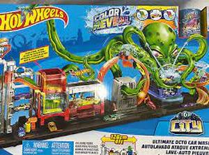 lot 67 image: Hot Wheels Ultimate Octo Carwash Playset