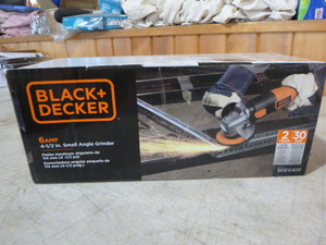 lot 46 image: Black & Decker 6Amp 4 12 Small Angle Grinder