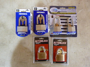 lot 76 image: 6 Pad Locks