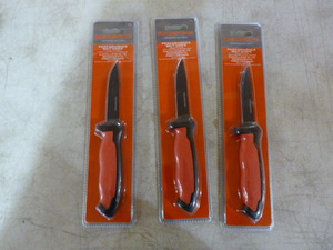 lot 118 image: 3 Red Bone Performance Bait Knives