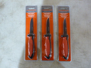 lot 119 image: 3 Red Bone Performance Bait Knives