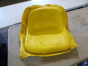 lot 133 image: John Deere Tractor Seat Cover