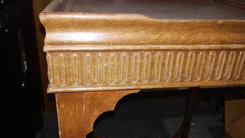 lot 610 image: Vintage Wood End Table.