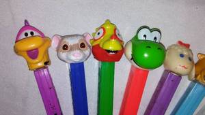 lot 530 image: Animal Pez Dispensers (8)