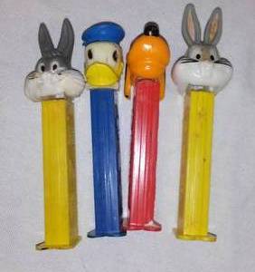 lot 532 image: Looney Tunes Pez Dispenser (4)