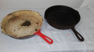 lot 542 image: Wagner Ware Cast Iron and Cast Enamel Pans.