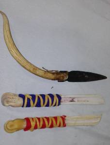 lot 567 image: Bone and Metal Knives