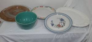 lot 573 image: California Pottery Bowl and Platters..