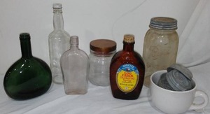 lot 579 image: Log Cabin Syrup 1776 Bottle and more. (6)