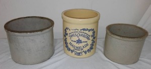 lot 581 image: Crocks (3)..