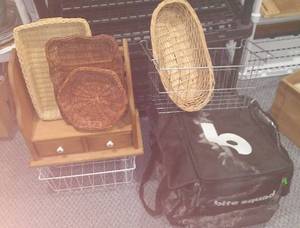 lot 588 image: Wicker Dcor and More.