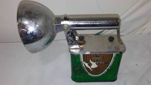 lot 591 image: Vintage Ray-O-Vac sportsman Lantern.