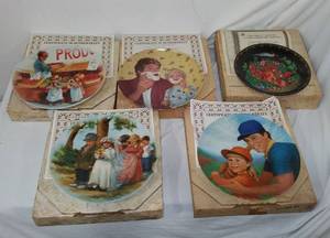 lot 594 image: Decorative Wall Plates (5).