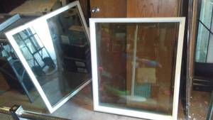 lot 808 image: Picture windows (2).