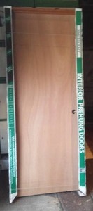 lot 810 image: Master Craft Interior Pre-Hung Door.