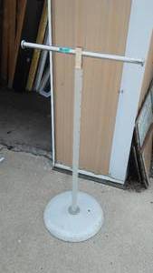 lot 812 image: Clothes StandRack