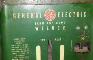 lot 658 image: General Electric Farm and Home Welder.
