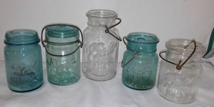 lot 684 image: Vintage Jars (5). 