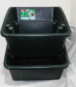 lot 689 image: Rubbermaid 14-gallon Sort and Store Containers (2)