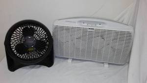 lot 623 image: Fans (2).