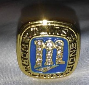 lot 708 image: Minnesota Twins Ring.