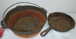 lot 713 image: Cast Iron Pot and Fry Pan