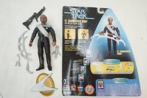 lot 10 image: Star Trek Lt. Commander Worf figure